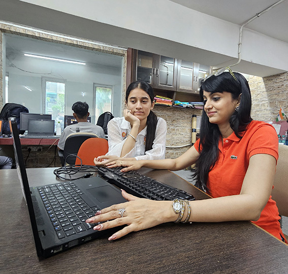 Dishi Somani of DishiS Designer Jewellery in her office